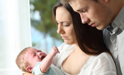 8 إشارات تدلّ على أن طفلك الرضيع مريض