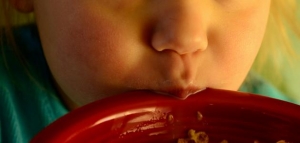 ما أهمية وجبة الإفطار للأطفال