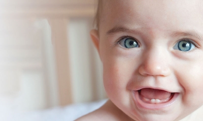 بزوغ الأسنان عند الرضيع.. أصعب مراحل نمو الأطفال