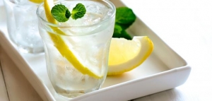 فوائد شرب الماء والليمون