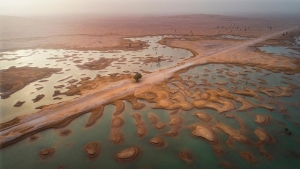 10 صور مدهشة لبحيرات الربع الخالي التي عادت من جديد